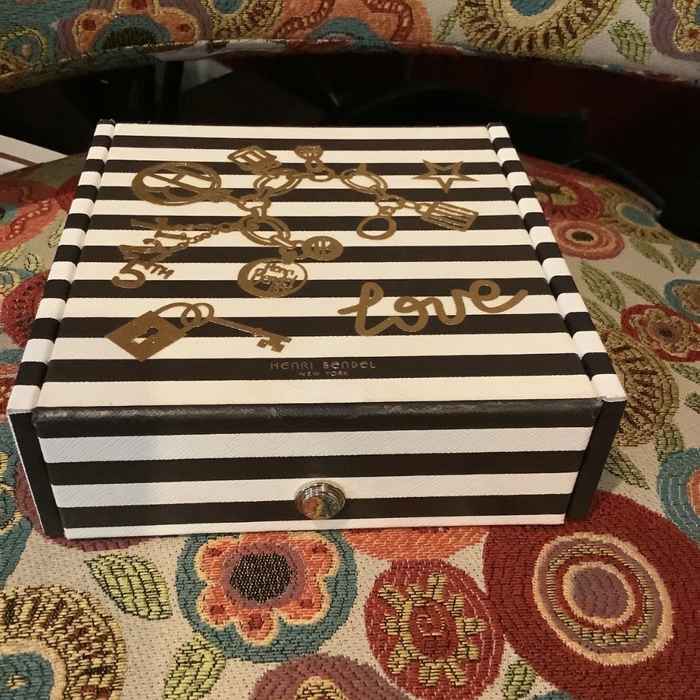 Henri Bendel Jewery Box